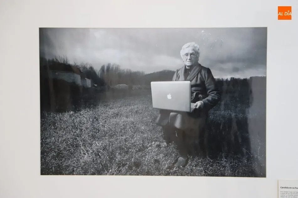 Una de las fotografías incluidas en esta exposición en el Centro Julián Sánchez El Charro. Foto de Lydia González