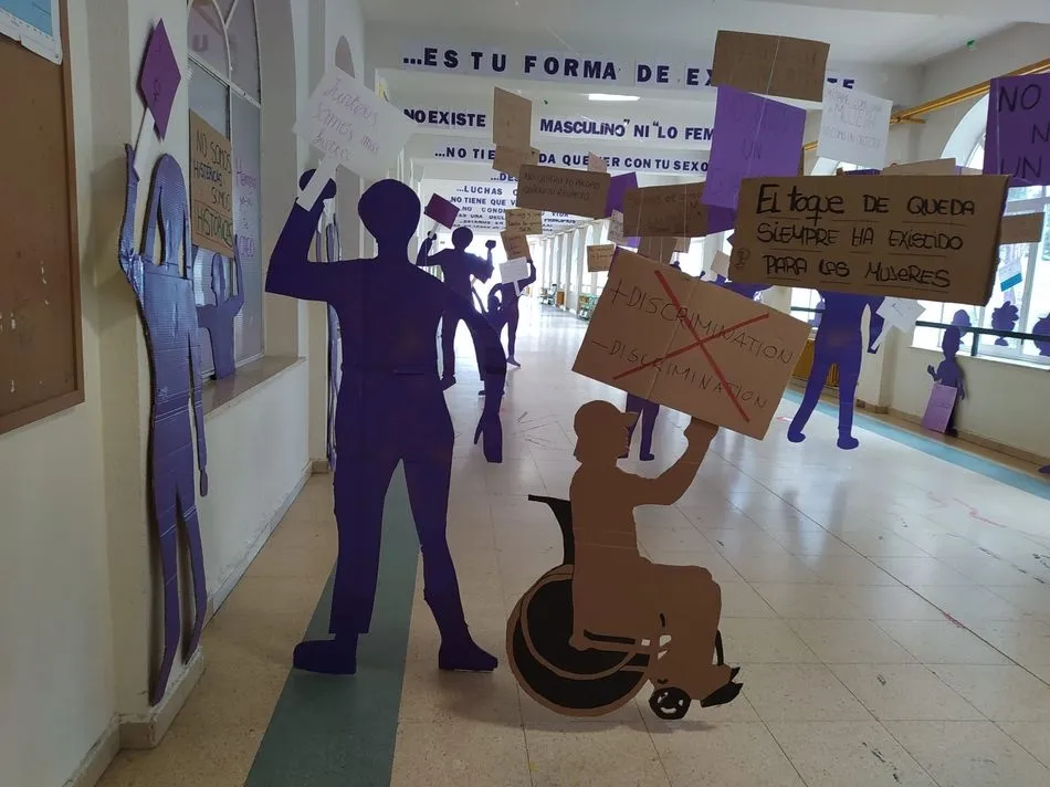 Los alumnos del IES Fernando de Rojas se suman al Día Internacional de la Mujer