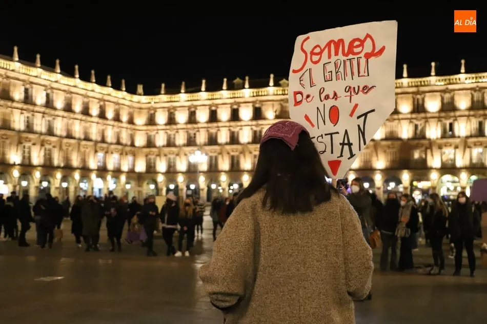 8M en Salamanca, también en la calle con mascarilla y medidas anti-Covid19