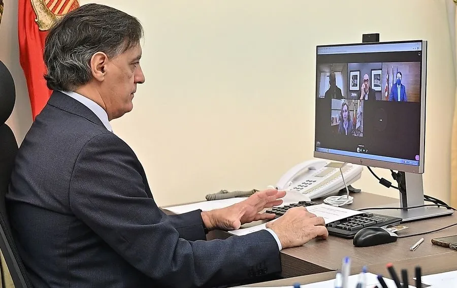 Carlos García Carbayo, alcalde de Salamanca, durante su intervención en el acto de clausura de las Jornadas de Transformación Tecnológica y de Ética Digital de la UPSA