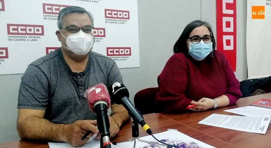 Manuel Ángel González Manjón (secretario de la Sección Sindical de la Junta CyL-CCOO Salamanca) y Raquel Martín Domínguez (responsable de Salud Laboral de la FSC-CCOO CyL). Foto de Lydia González