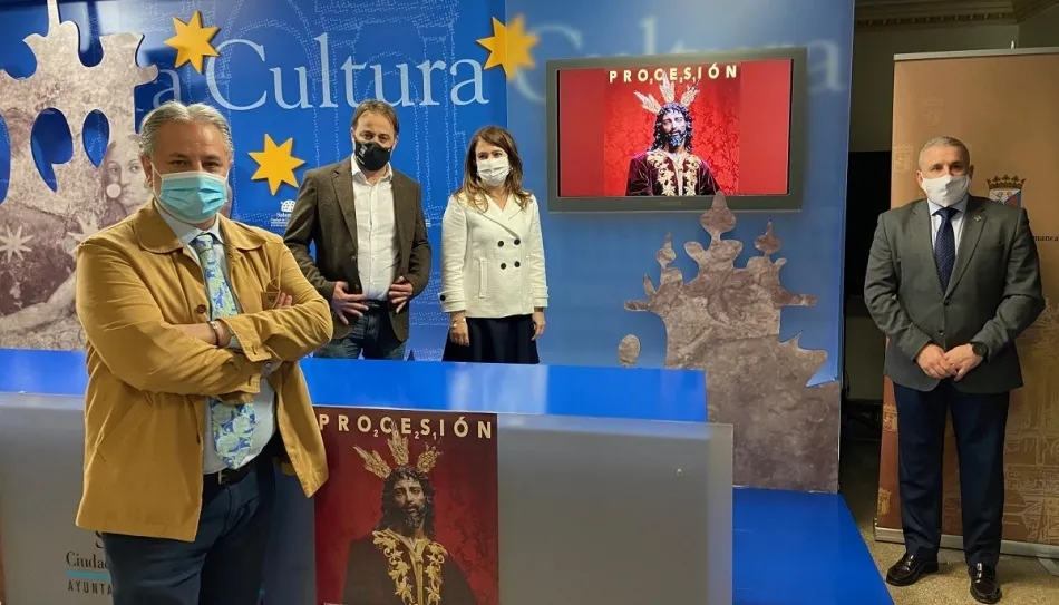 Presentación de esta muestra con la concejala de Cultura, María Victoria Bermejo, el concejal de Turismo, Fernando Castaño y el presidente de la Junta de Semana Santa de Salamanca, Francisco Hernández Mateo, y el presidente de la Junta pro Semana Santa de
