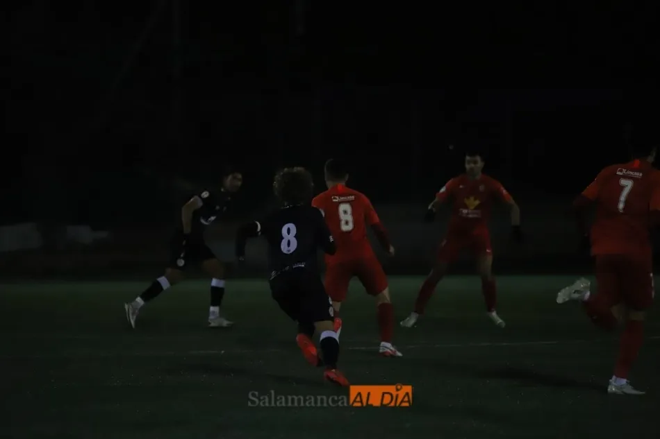 Un partido entre los dos implicados en la lucha por salvarse