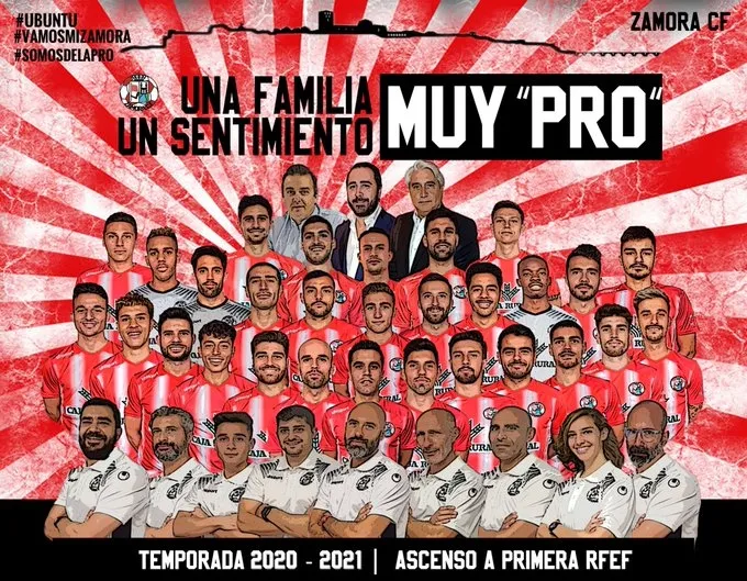 Foto del Zamora para celebrar la PRO / Zamora CF