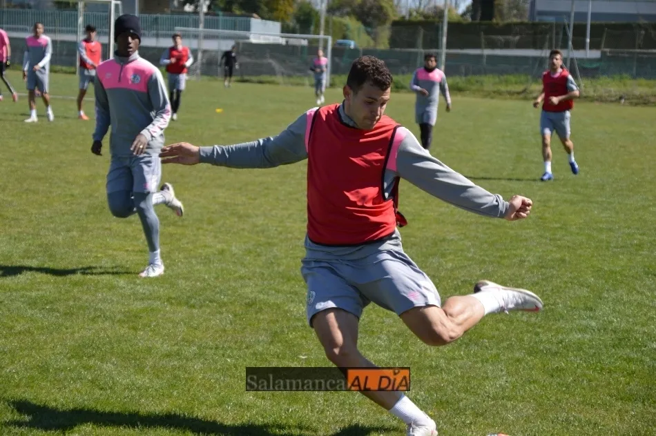 Uxío, en el Anexo, tras realizar un disparo / Carlos Cuervo