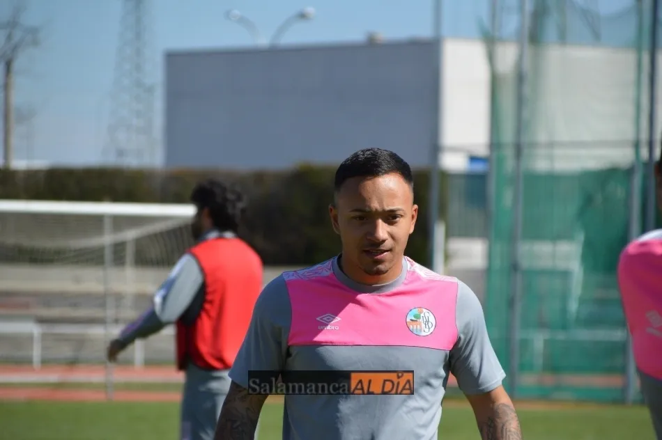 Juancho, en el calentamiento / Carlos Cuervo