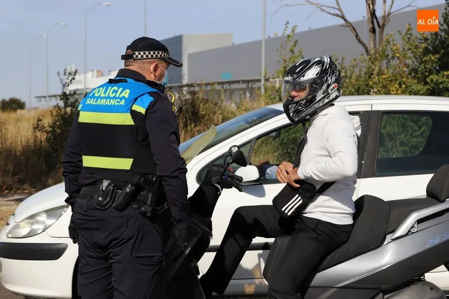 Foto de archivo de una agente de la Policía Local de Salamanca