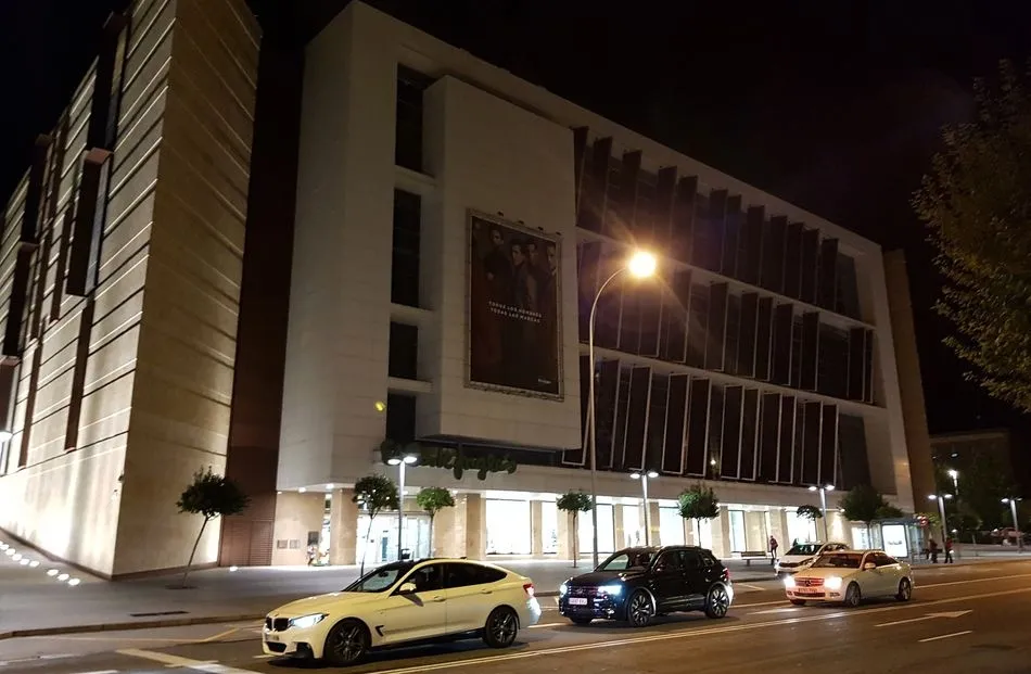 El Corte Inglés apaga las luces de sus principales fachadas, para unirse a ‘La Hora del...