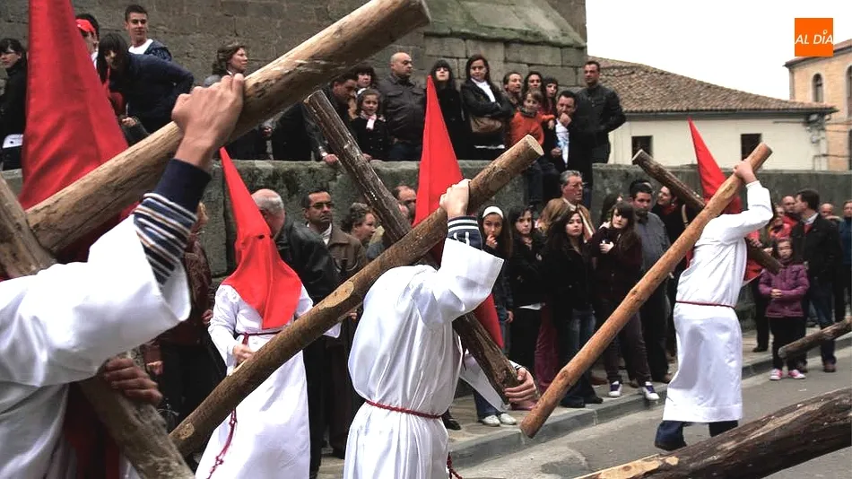 Viernes Santo en Vitigudino, una de las imágenes de la muestra / CORRAL