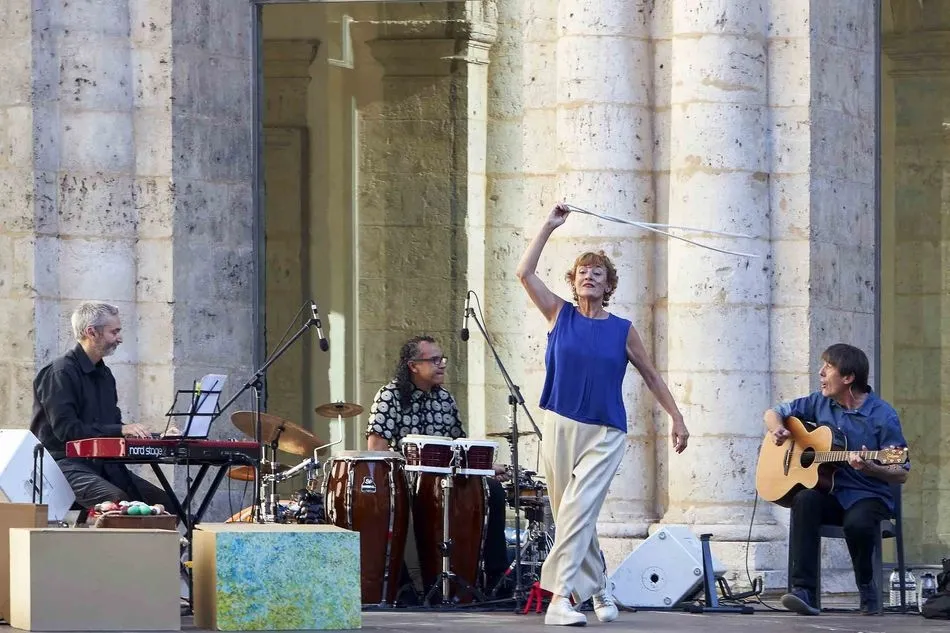 El Teatro Liceo de Salamanca acogerá este domingo el espectáculo familiar Teloncillo, en...