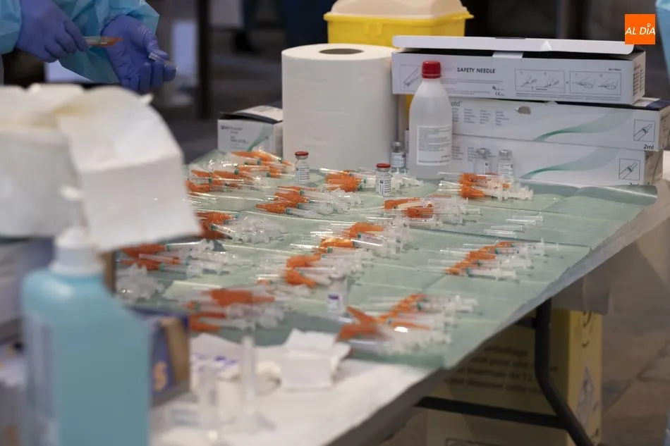 Cada semana llega a Catilla y León una partida de dosis del Ministerio de Sanidad