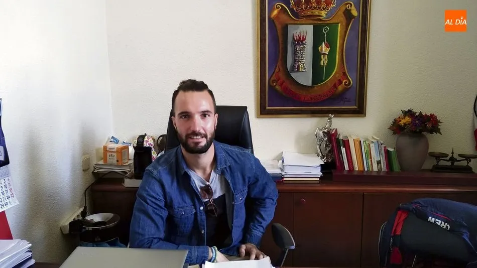 El alcalde de Lumbrales, Carlos Pedraz, opina que el turismo será fundamental en Arribes / Ester Corredera