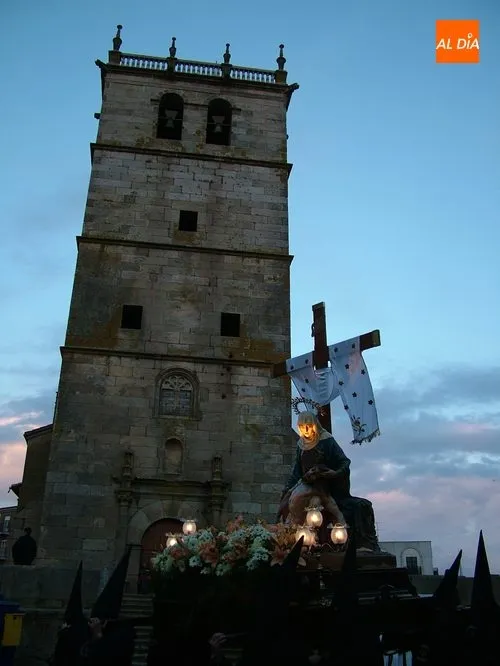 Así fue la Procesión del Santo Entierro en Vitigudino en 2004  