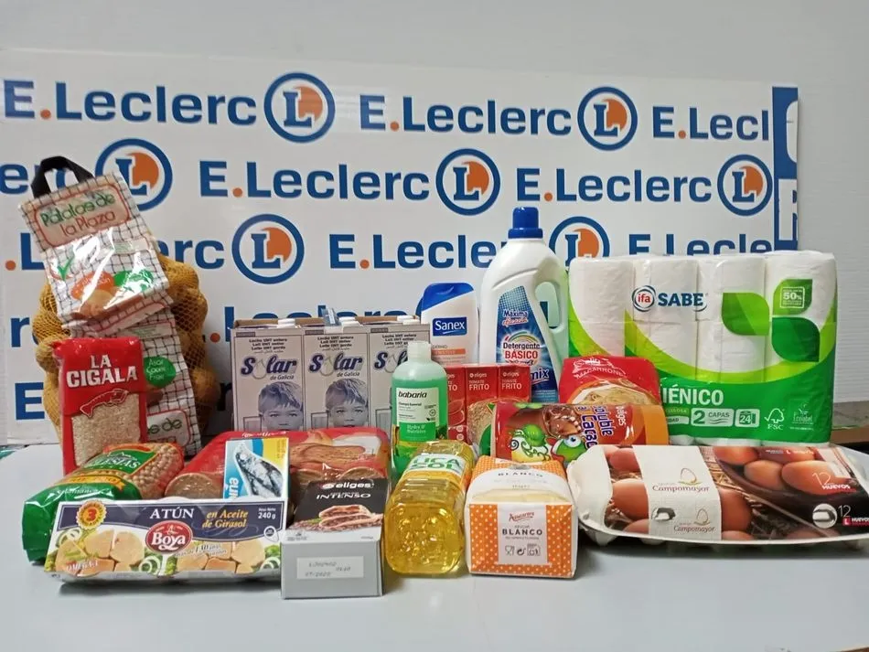 La Hermandad del Cristo del Amor y de la Paz dona a la parroquia de El Zurguén los premios del...