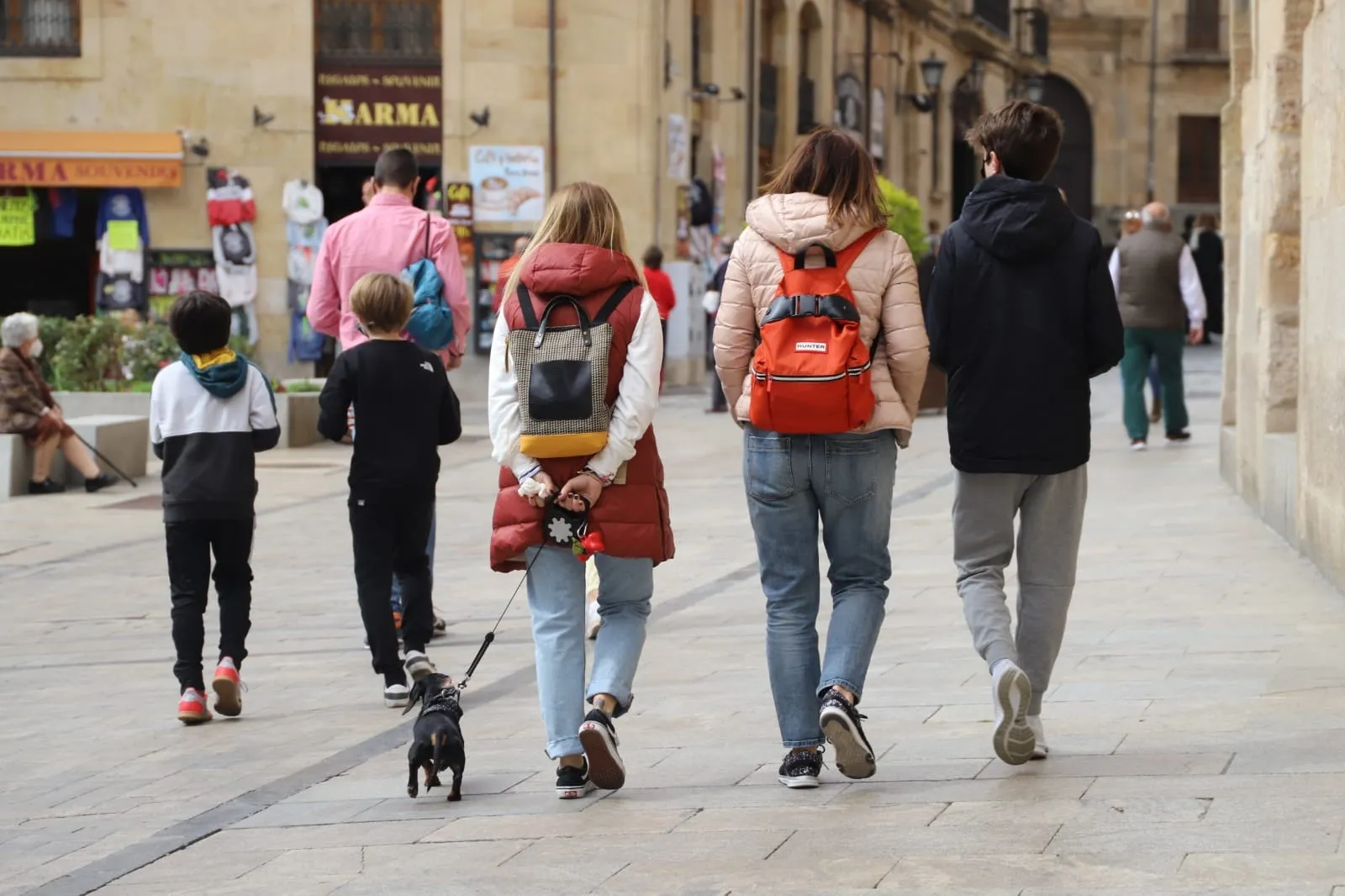 Salamanca repite datos del día anterior: 17 nuevos casos y un fallecido en el hospital por...