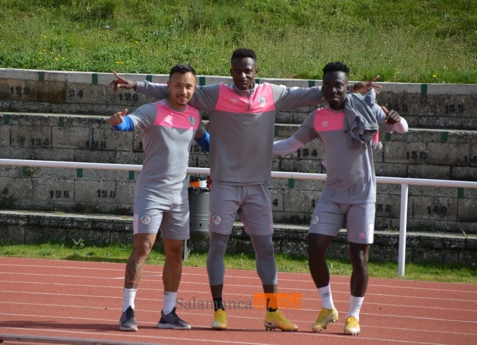 Juancho, Arroyo y Ernest, al terminar el entreno / Carlos Cuervo