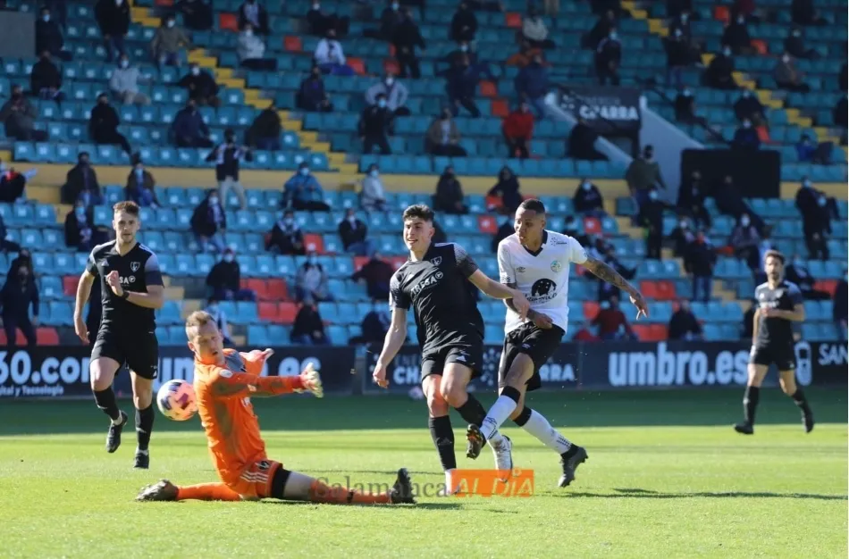 El Puma Chávez, en un mano a mano con Bussman / Lydia González