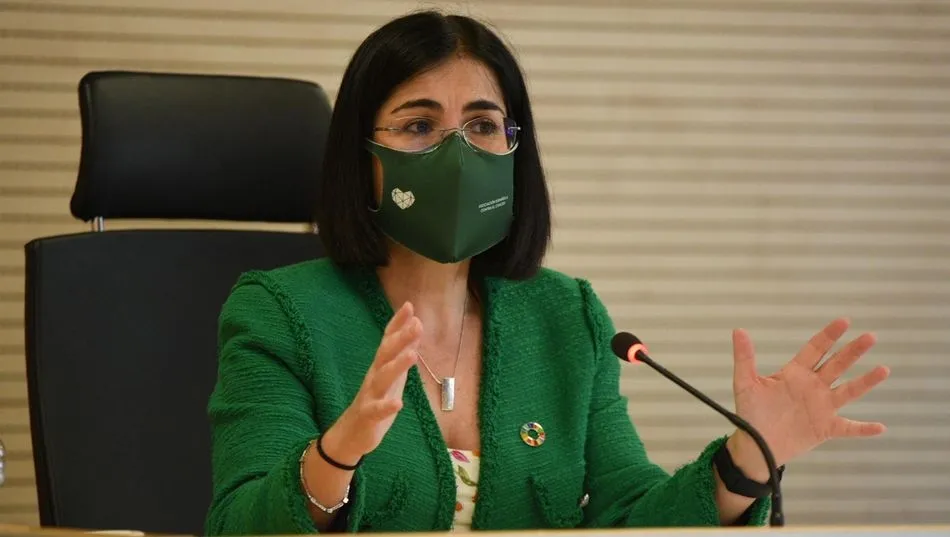 La ministra de Sanidad, Carolina Darias, en su visita al Edificio de Salud Pública en València. Foto de JORGE GIL - EP