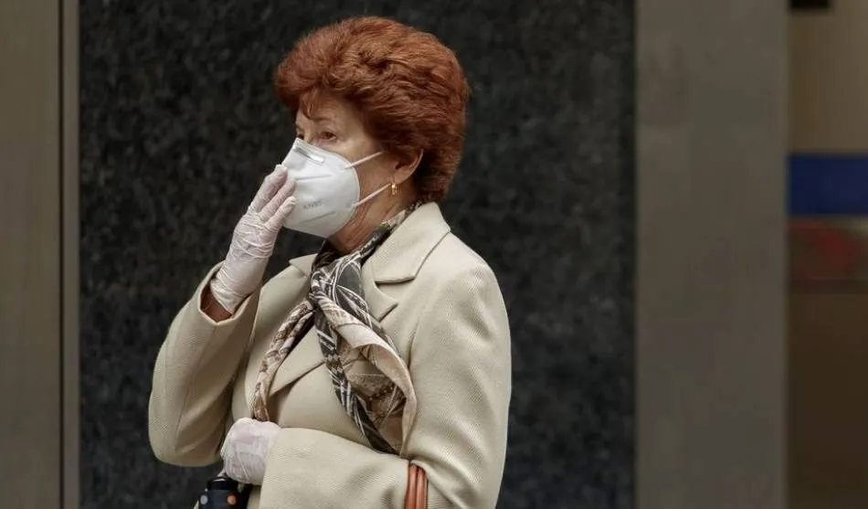 Toda mascarilla FFP2 debe tener el marcado CE, seguido de cuatro números, lo que certifica que cumple con la legislación