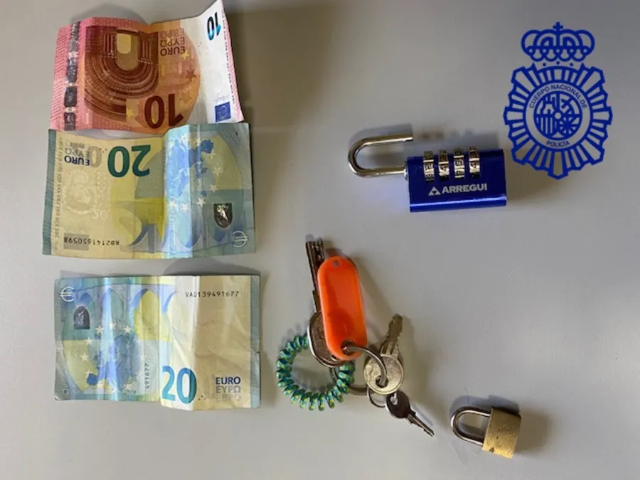 Algunos de los efectos intervenidos en esta detención