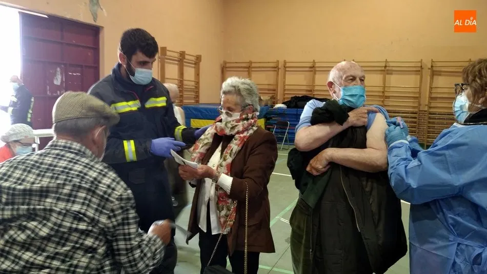 Vacunados más de 400 mayores de 80 años en la primera cita masiva celebrada en Lumbrales
