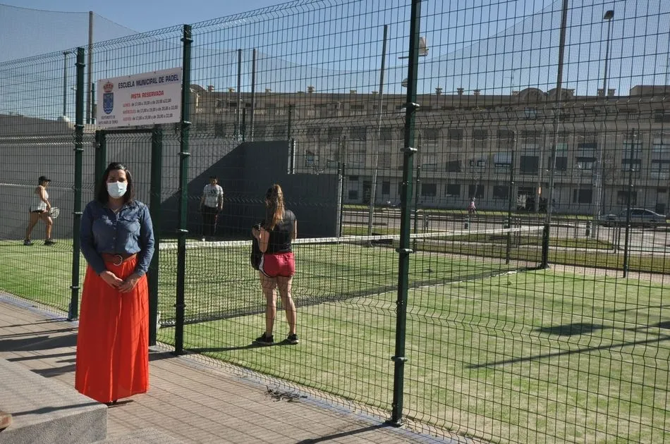 Reforma de la pista de pádel de la zona deportiva de La Fontana