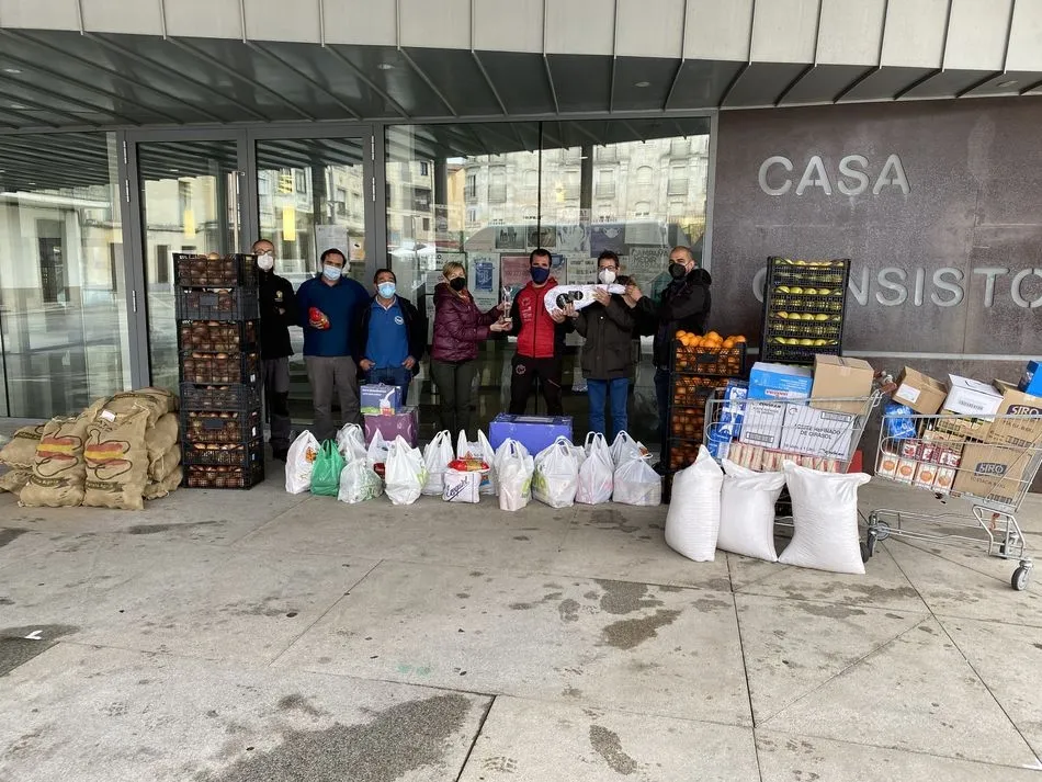 La V Jamountain Bike hace entrega de los 1.500 kilos de comida al Banco de Alimentos de Salamanca