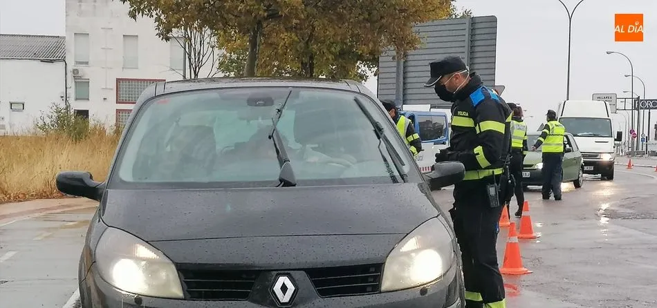 AEA avisa de que la mascarilla obligatoria en el coche para no convivientes continuará tras el...
