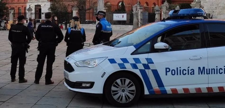 Agentes de Policía Nacional y Local en Valladolid - Archivo