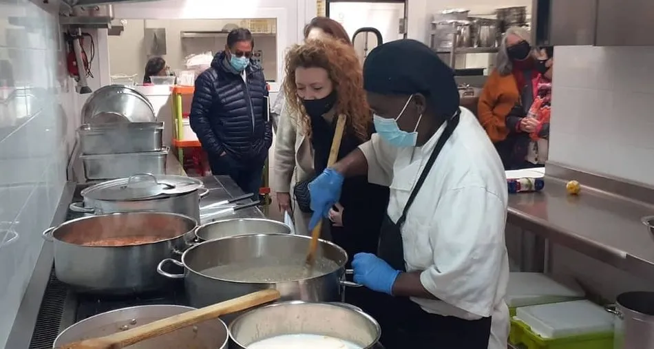 El catering ‘Algo Nuevo’, adjudicatario del servicio municipal de comida a domicilio, estrena...