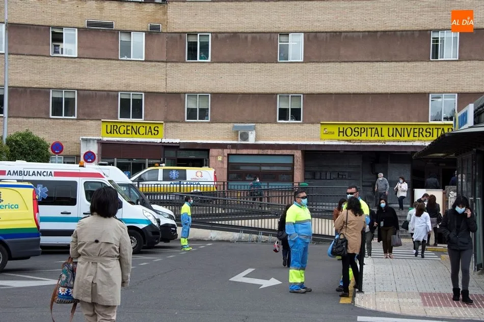 Aunque la UCI de Salamanca sigue siendo la que tiene un índice más bajo de ocupación de camas por Covid-19 en Castilla y León, este indicador se ha triplicado en apenas unos días