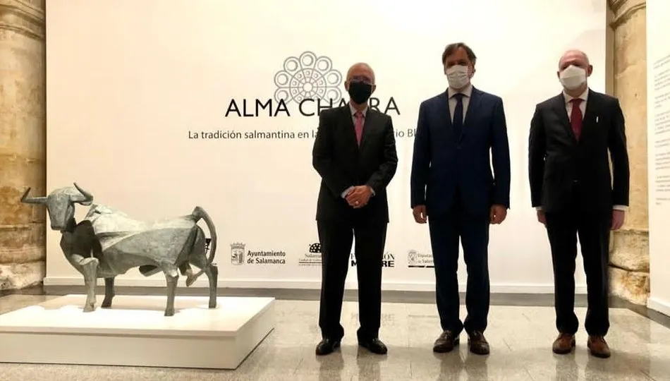 El presidente de la Fundación Venancio Blanco, Francisco Blanco, el Alcalde de Salamanca, Carlos García Carbayo y el director general de Fundación MAPFRE, Julio Domingo Souto