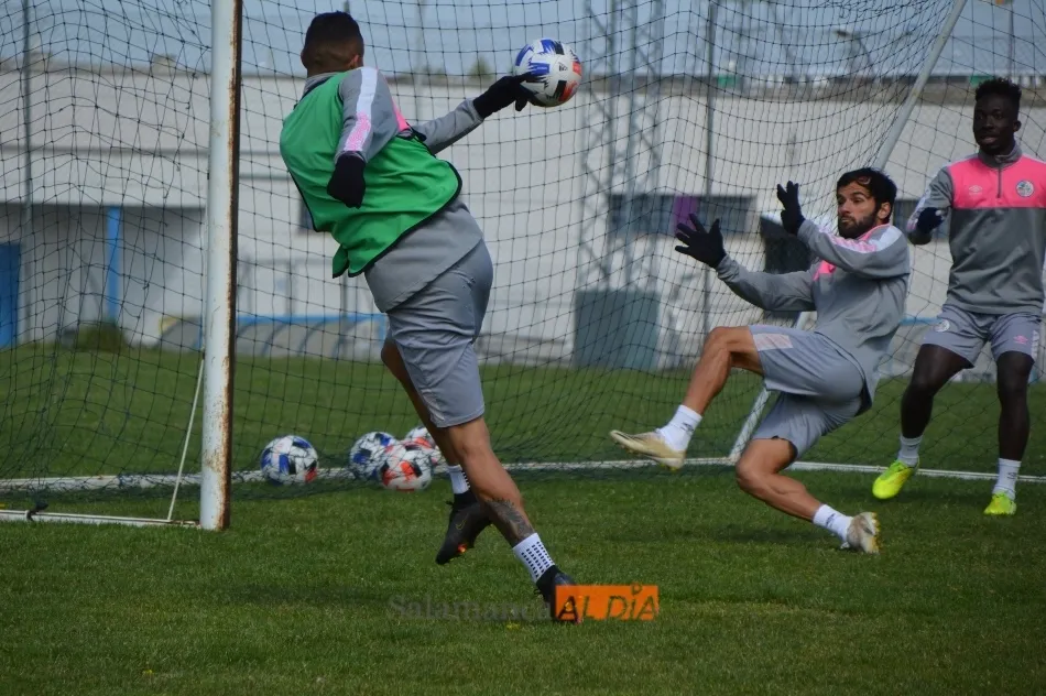 El Puma, que vuelve de sanción, marca un golazo / Carlos Cuervo