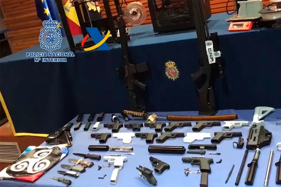 Captura del vídeo de la Policía Nacional con el material incautado - CNP