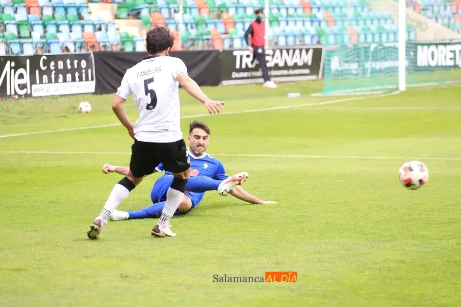 Candelas, contra el Covadonga / Lydia González