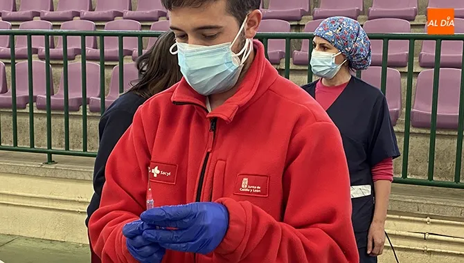 Así se organizan las 900 vacunas de AstraZeneca para la población de 60 a 65 años de la zona...