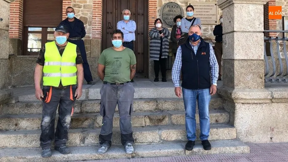 El Ayuntamiento de Villarino guarda un minuto de silencio por la última víctima de violencia de...