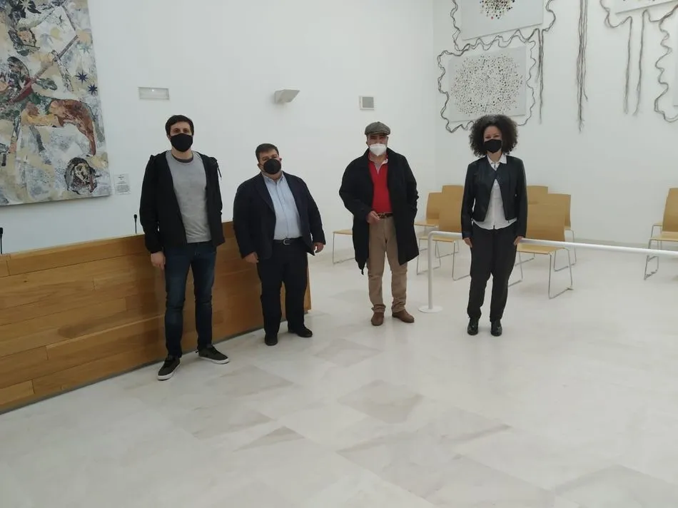 Incorporación de los dos nuevos alumnos en prácticas al Ayuntamiento de Santa Marta