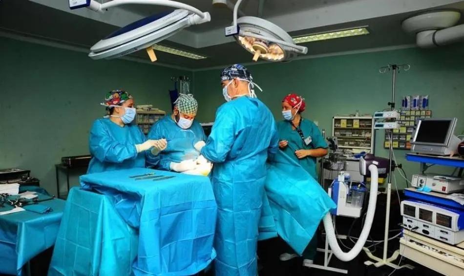 En las listas de espera para una intervención quirúrgica se ha registrado un incremento global de pacientes desde diciembre de 2020 hasta marzo de 2021 de un 19 %