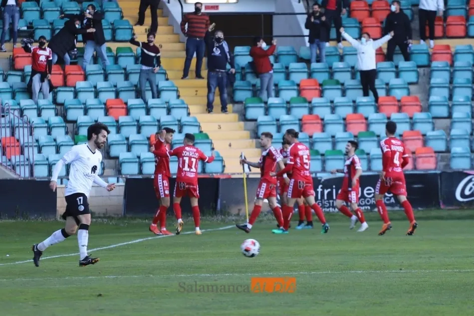 Unionistas celebra un gol en el Helmántico