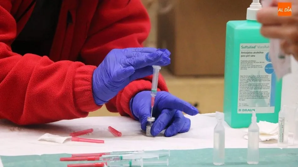 Los nacidos entre 1946 y 1951 deberán acudir mañana martes a Vitigudino para ser vacunados