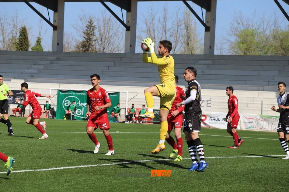 Ramiro Mayor, ante Zubiaurre, meta de la Cultural Leonesa
