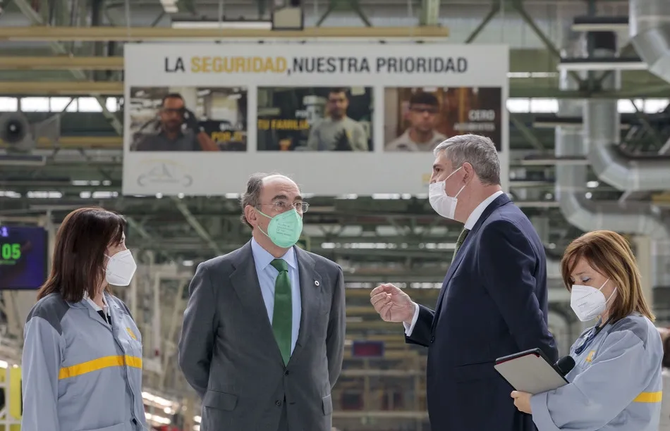 Ignacio Galán y José Vicente de los Mozos en la visita a Renault Valladolid