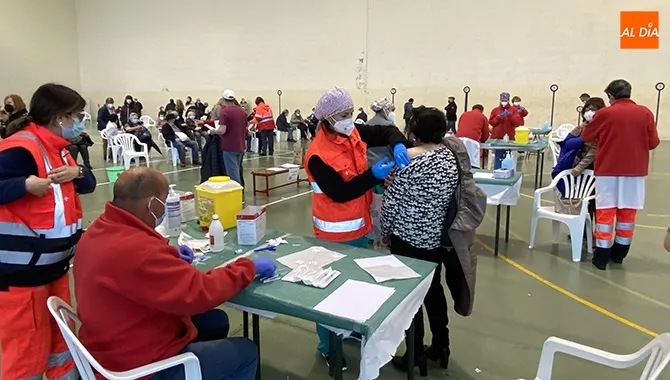 El pabellón Miguel Ángel Jiménez Barcala acogía la jornada de vacunación de 70 a 76 años este jueves