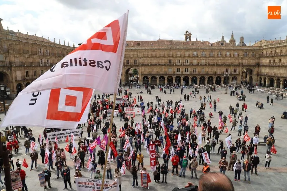 CCOO y UGT advierten en el Día del Trabajador de las dificultades que vendrán