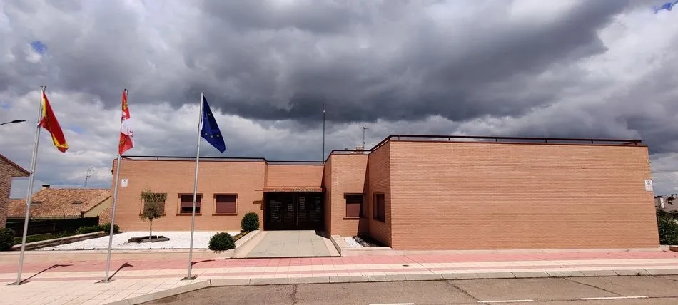 Entrada del Ayuntamiento de Carrascal de Barregas - Cedida