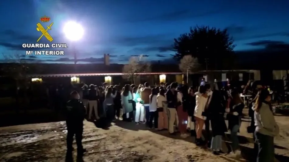 Macrofiesta universitaria - GUARDIA CIVIL