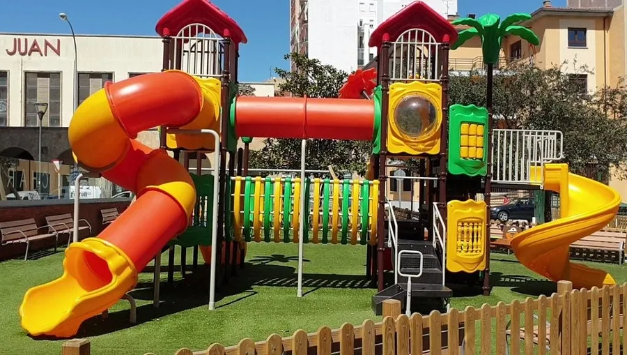 Arrancan los trabajos para la mejora de zona infantil del Parque Julián Sánchez ‘El Charro’