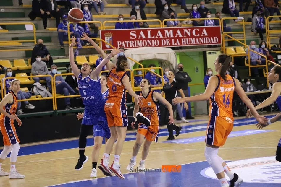 Silvia y Casas, en el primer choque