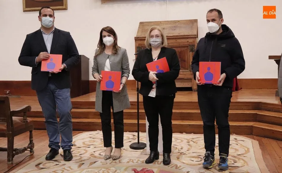 David Mingo, diputado de Cultura, Victoria Bermejo, concejala de Cultura,  Purificación Galindo, vicerrectora de Ciencias de la Salud y Política Académica de la USAL, y Diego del Pozo, vicedecano de la Facultad de Bellas Artes